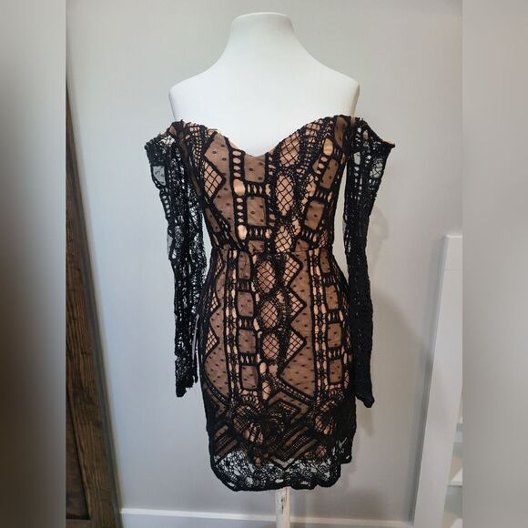 Bardot Zendaya Mini Lace Dress In Black size 6 Medium NWT - Picture 3 of 5
